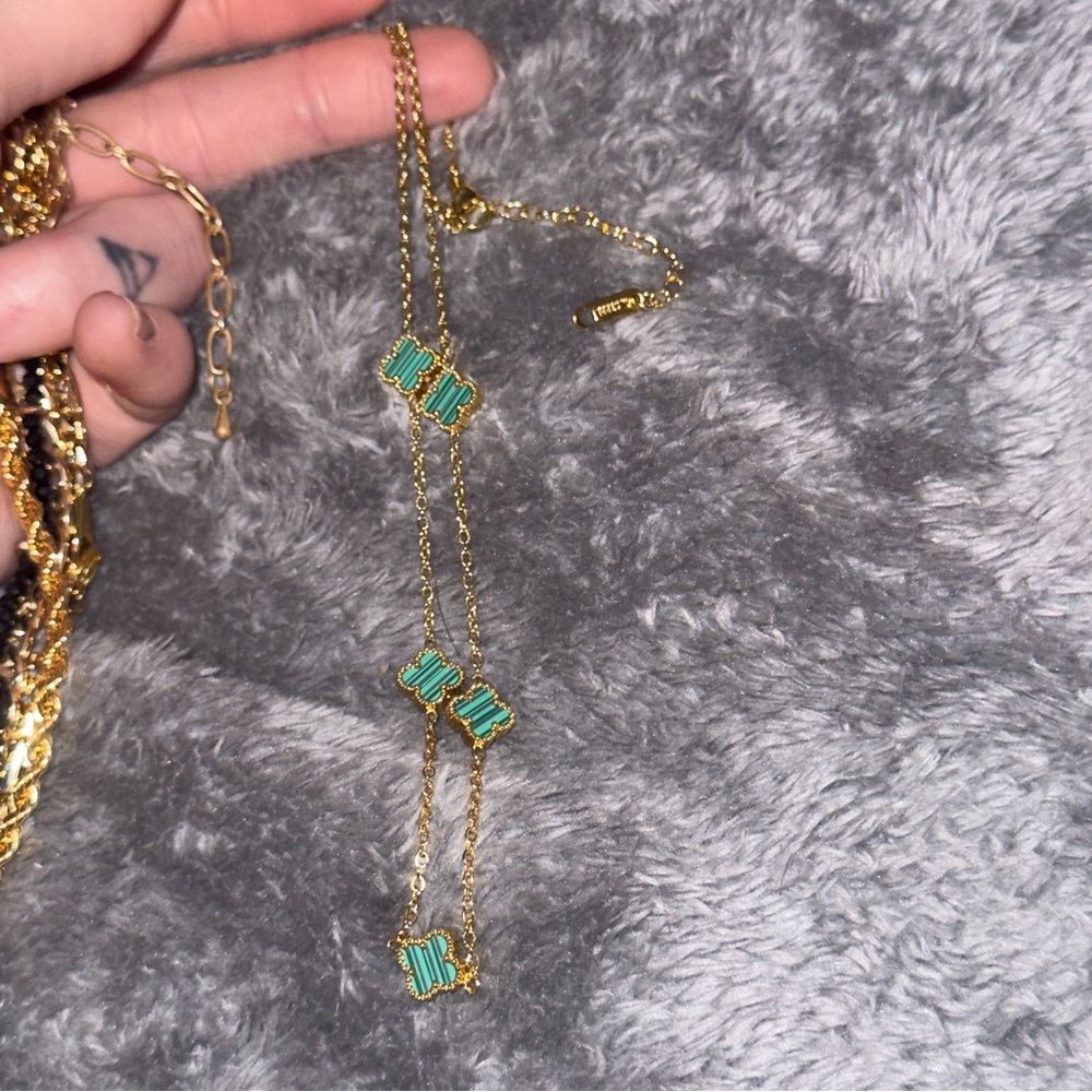 Elegant Gold and Green Necklace